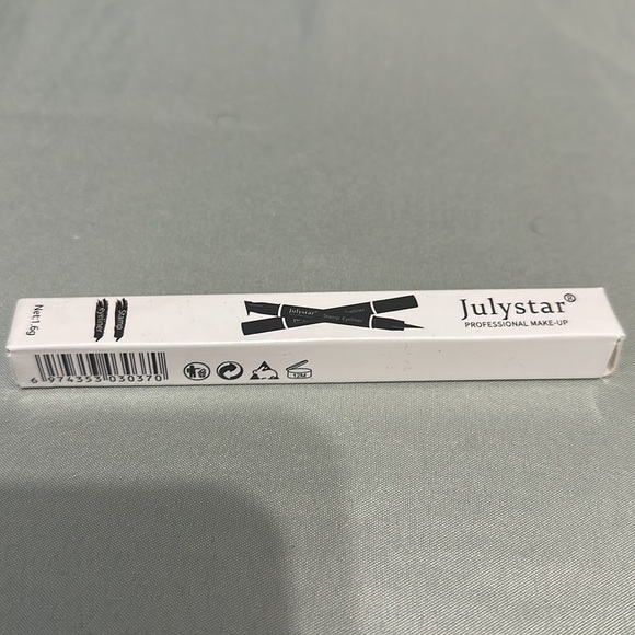 BNIB Makeup Bundle - Picture 3 of 7